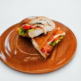 Sendvič sa pršutom 350g