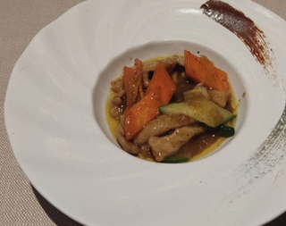 Maiale in salsa curry