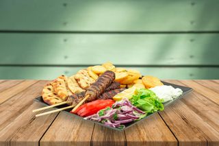 Kebab de vita si oaie la farfurie