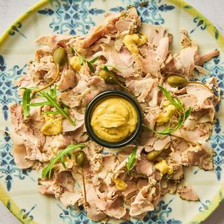 Antipasto Di Porchetta Asada Con Hierbas Silvestres. 'street Food'