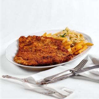 Kotlet schabowy, frytki , surówka