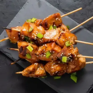 61. Yakitori (3 Uds.)