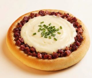 Esfiha de Chouriço e Queijo