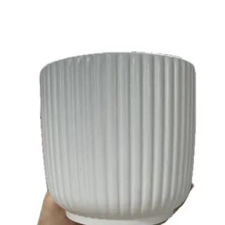 Vaso médio com detalhes branco 