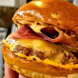 COMBO BENEDICTO JAMON BURGUER 