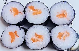 #73 Maki De Salmón (8 Uds.)