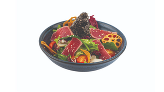 34.Sałata z tuńczykiem tataki(220g)