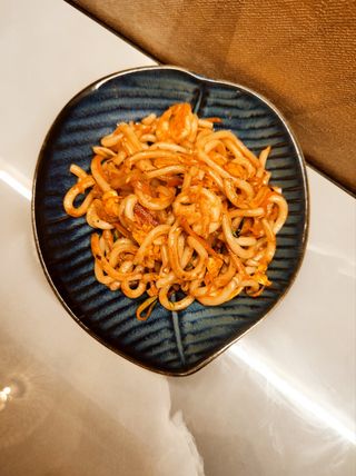 Spaghetti Udon saltati con verdure 