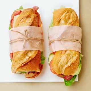 Bocadillo De Bonito Y Anchoas