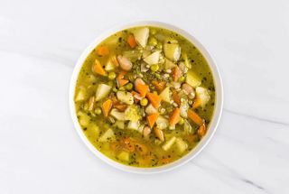 Минестроне с соусом сальса верде