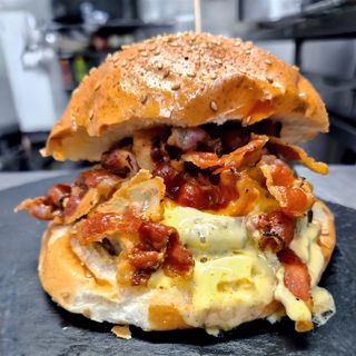 CARBONARA BURGER