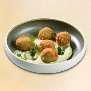 СПАНАЧЕНИ КЮФТЕНЦА С КИНОА