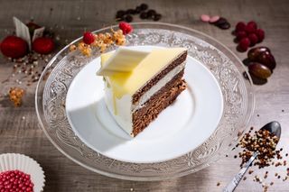 Tort ciocolata alba neagra si visina