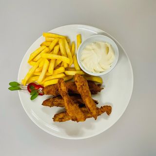 Gujoane de pui cu cartofi prajiti si sos de maioneza cu usturoi