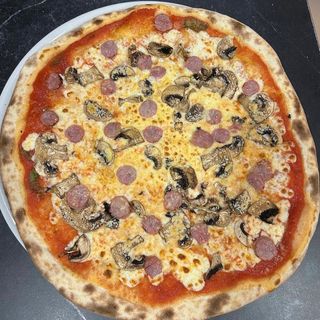 Pizza Parma (33 cm.)