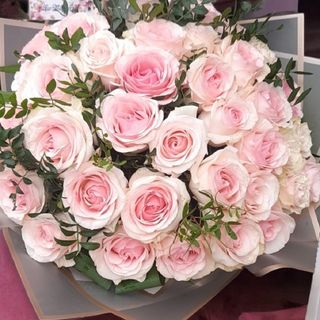 Buchet 37 trandafiri roz pal