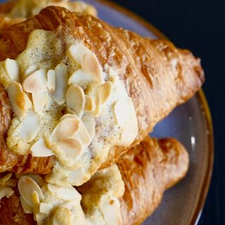 Круасан з мигдалевим кремом НАЙС