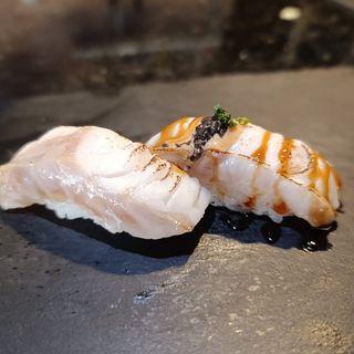 Nigiri De Lubina Flameado (2 Pza.)