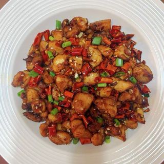 Pollo Con Salsa Picante