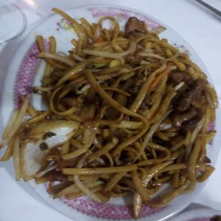 Tallarines Fritos Con Ternera