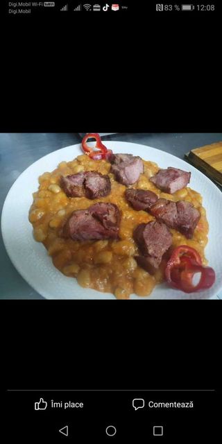 Ciolan de porc cu iahnie de fasole