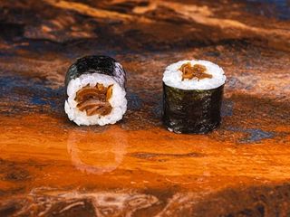 HOSOMAKI Z KANPYO W TEMPURZE