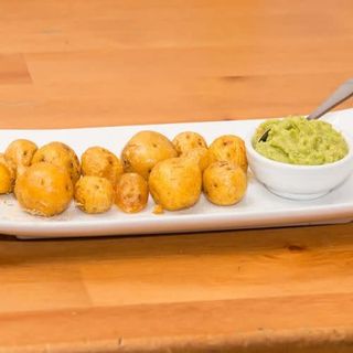 Papitas criollas con guacamole (12 uds.)