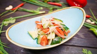 Салат из свежих овощей (200г)