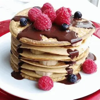 Tortitas COMPLETAS con Nutella,granola, plátano, fresa y crema de cacahuete