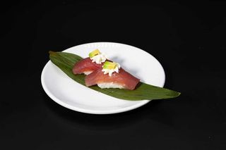 49.Nigiri tonno, avocado e philadelphia