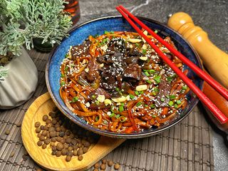 Кансай локшина Black Pepper з телятиною (400g)