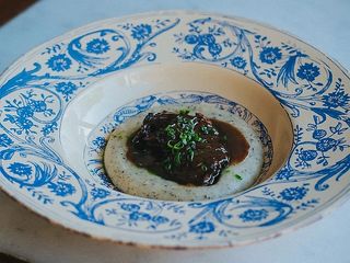 Телячі щічки з трюфельним пюре (320 г)