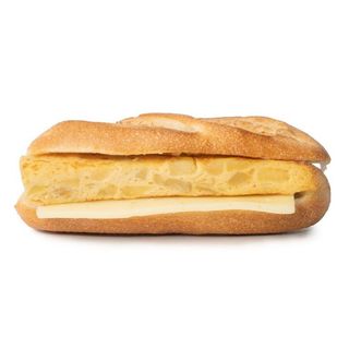 11. Tortilla de patatas y queso madurado