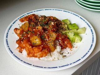 Кріспі курка в кисло- солодкому соусі з ананасами