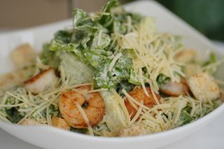 სალათი ცეზარი კრევეტებით