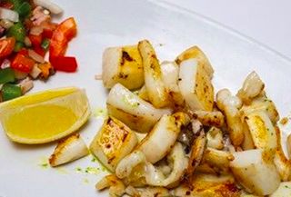 Jibia Con Salpicón De Marisco