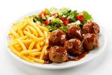 Frites aux Boulettes de Viande de Bœuf