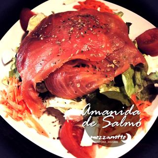 Ensalada salmón y mozzarella