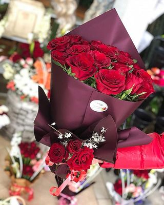 Bouquet A La Main Rouge