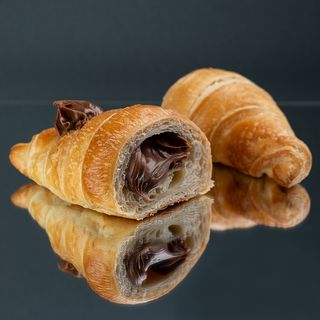 კრუასანი შოკოლადით