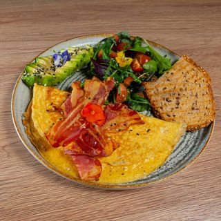 Healthy Omlette with Bacon