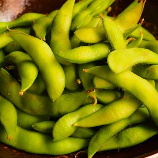 1. Edamame Con Sal