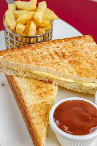 ტოსტი ყველით