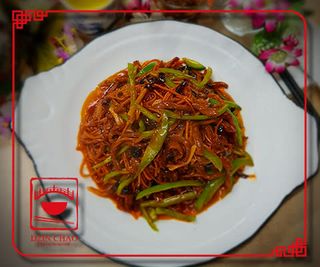 F5 საქონლის ხორცის ჩხირები ბოსტნეულით მოტკბო მომჟაო საწებელში