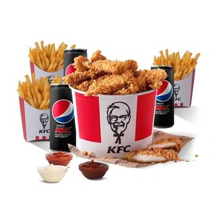 Menú Bucket 15 Tiras + 3 salsas para 3