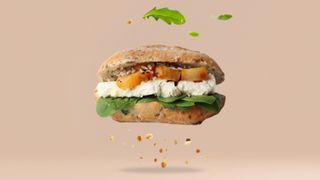 Kanapka orkiszowa z dynią i fetą