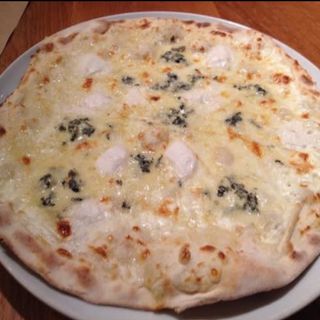 Pizza 4 quesos (32 cm.)