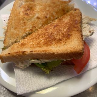 Sándwich De Pollo Desmenuzado