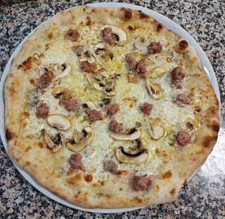 Funghi e salsiccia