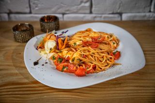 Spaghete cu rosii si mozzarella